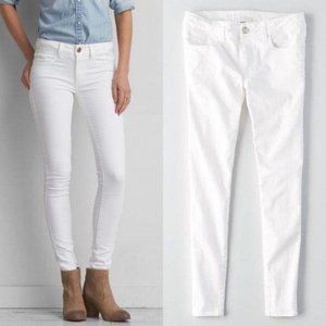 3/$25 American Eagle White Super Super Stretch